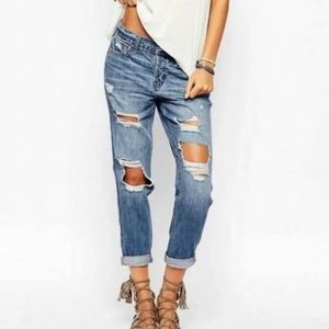 Hollister Boyfriend Low-Rise Ripped Jeans